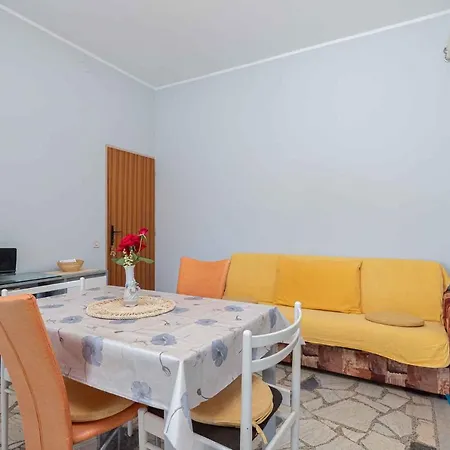 In Vrvari With One-bedroom 2 Апартаменты Пореч